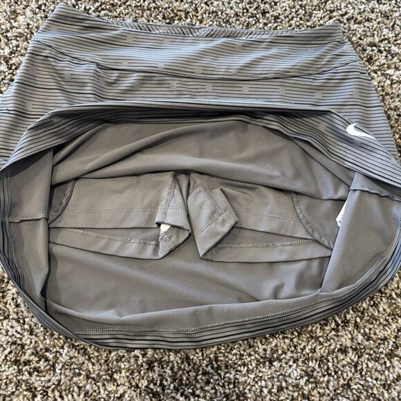 Nike Dri Fit Skort XS Gray Black Striped - Picture 7 of 10